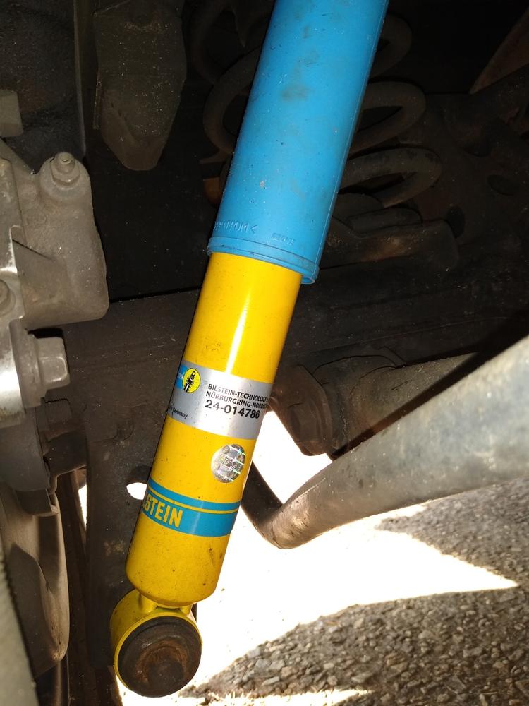 Bilstein 4600 Monotube OEM Shocks Set for 1990-1997 Toyota Land Cruiser 80 4WD - Customer Photo From Luis Elias