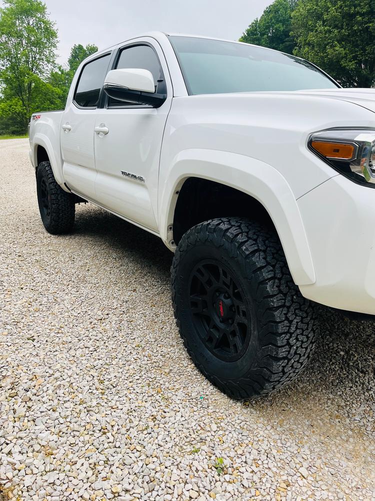 Bilstein 6112 2" Lift System - 16-23 Toyota Tacoma 6-Lug - Customer Photo From Jason H