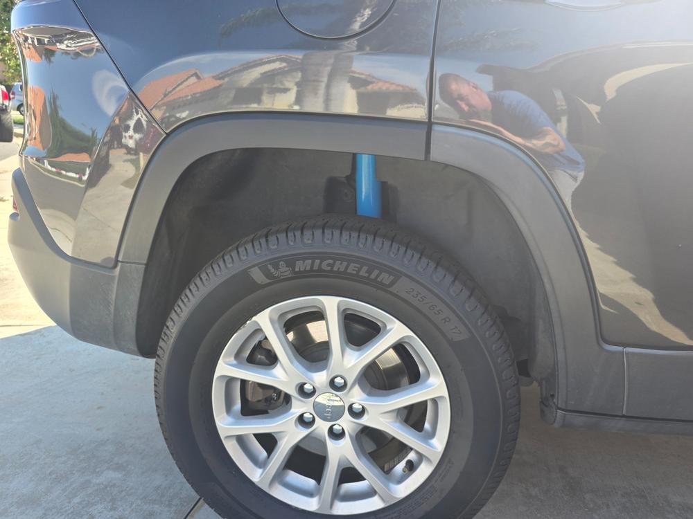 Bilstein B6 Strut & Shocks Set for 2014-2024 Jeep Cherokee 4WD - Customer Photo From JOSEPH Gandara