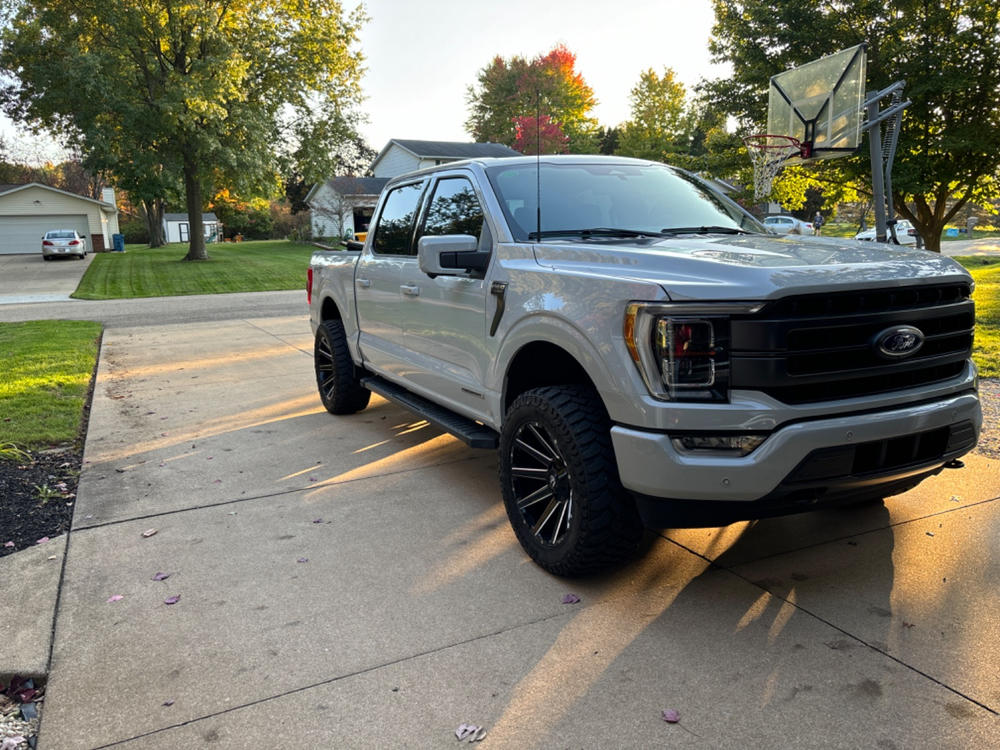 Bilstein 6112 Strut & Spring Assembled + Rear 5160 Reservoir Shocks Set for 2021-2024 Ford F150 4WD - Customer Photo From Zac Lundgren