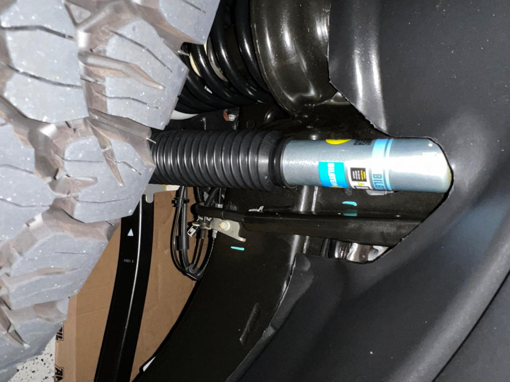 Bilstein 5100 Monotube Shocks Set for 2018-2024 Jeep Wrangler JL 4WD - Customer Photo From Hervey Forward