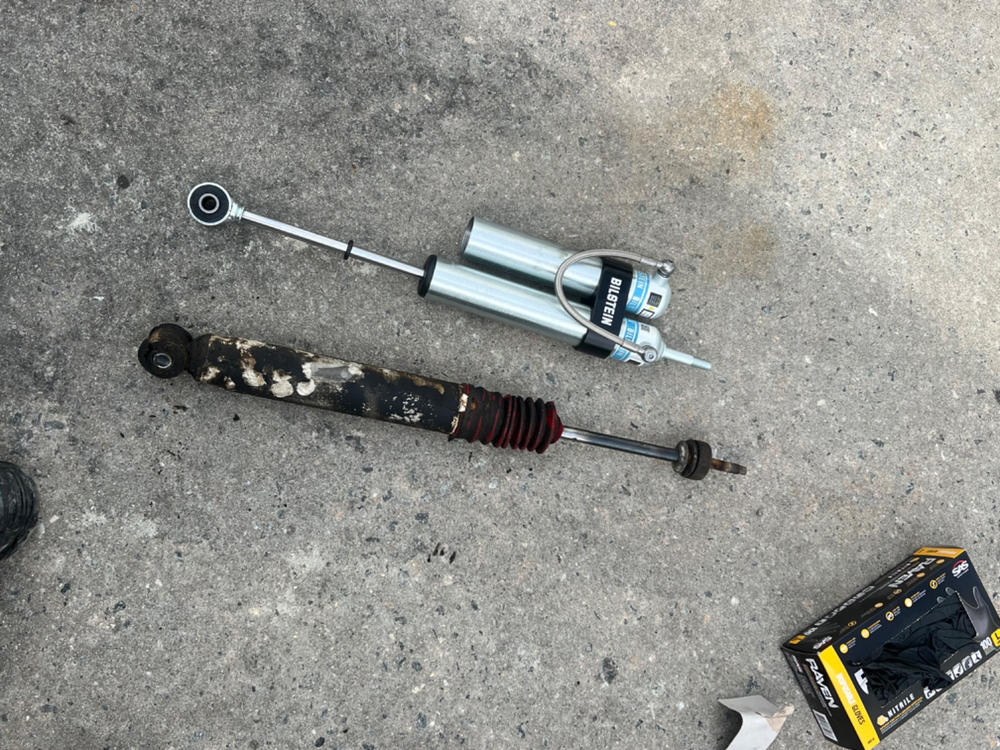 Bilstein 5160 w/ Remote Reservoir Shocks Front Pair for 2005-2016 Ford F250 Super Duty 4WD w/2-3" lift - Customer Photo From Rasmy Warthen