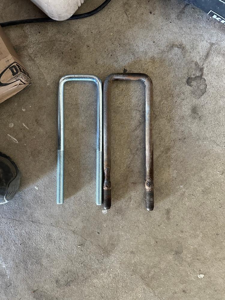 Deaver 2" Mini Leaf Packs + U-Bolt Kit for 1999-2010 Chevrolet Silverado 2500 HD 4WD RWD - Customer Photo From Shane Victor