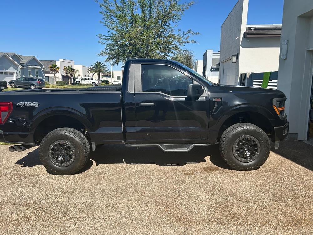 Bilstein 8112 & 8100 Shocks Set for 2015-2026 Ford F150 4WD (2.5" Lift Kit) - Customer Photo From Virgil L Gutierrez