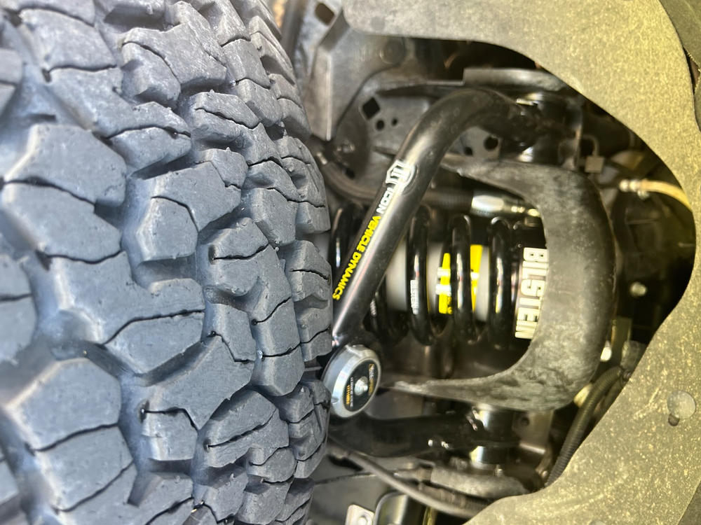 Bilstein 8112 & 8100 Shocks Set for 2015-2026 Ford F150 4WD (2.5" Lift Kit) - Customer Photo From Virgil L Gutierrez