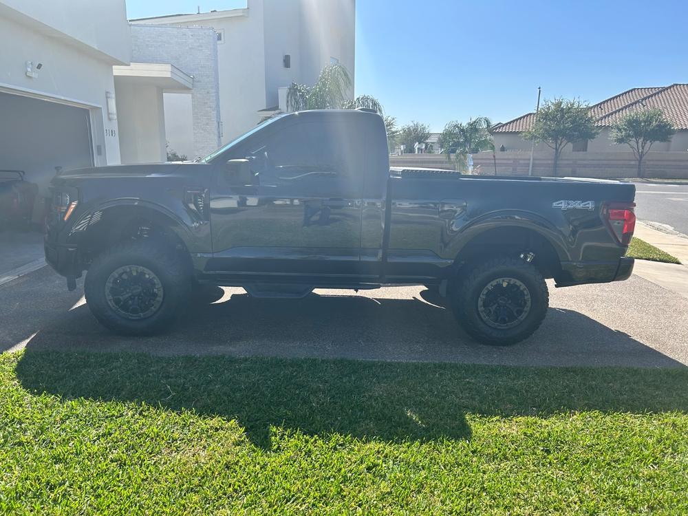 Bilstein 8112 & 8100 Shocks Set for 2015-2026 Ford F150 4WD (2.5" Lift Kit) - Customer Photo From Virgil L Gutierrez
