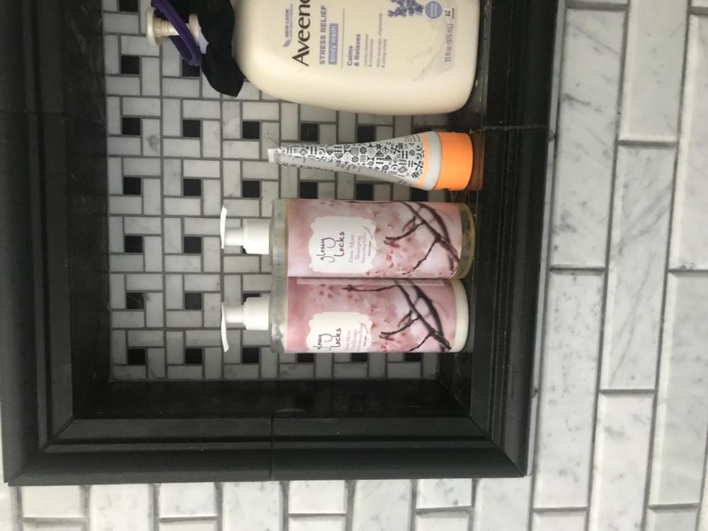 Glossy Locks Grow More Shampoo - Customer Photo From Yesenia K.