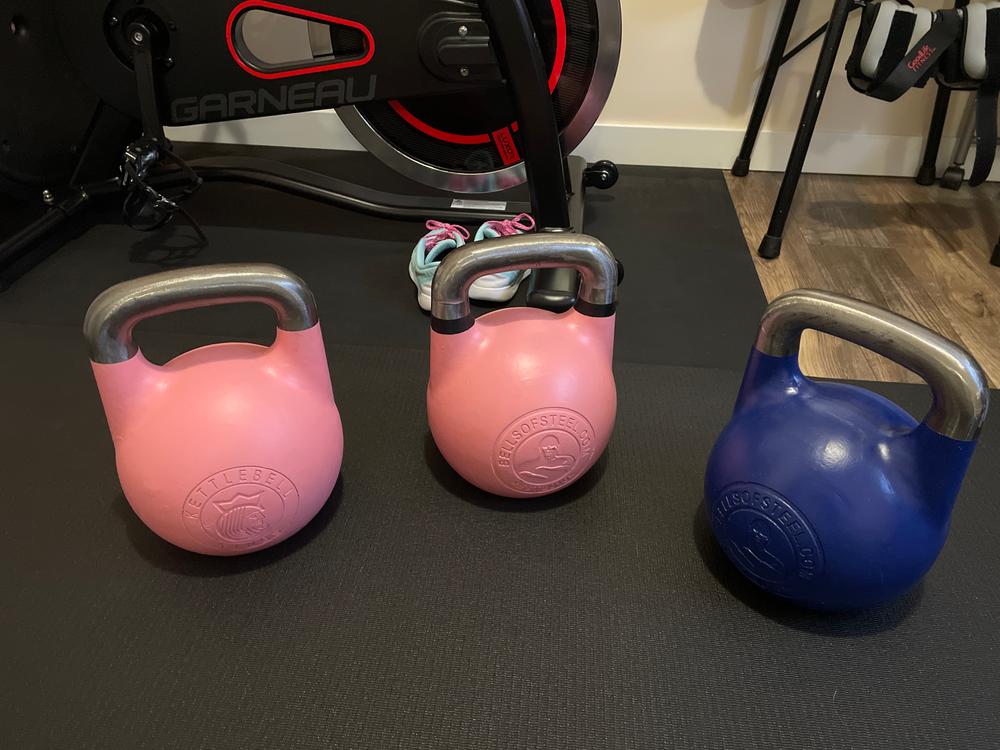10KG Competition Kettlebell - Customer Photo From Carole Viens