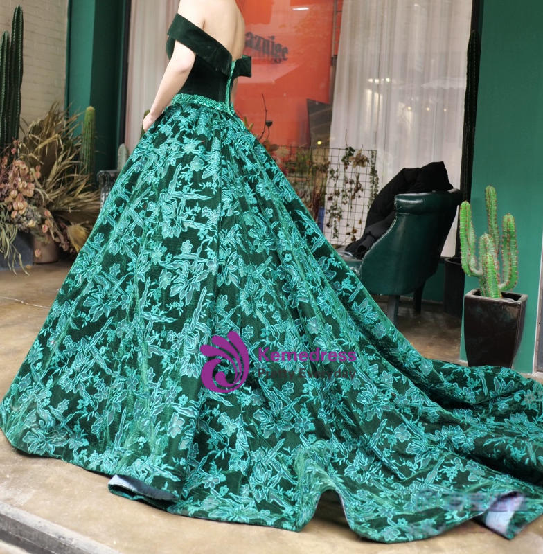 Vintage Green Lace Ball Gown Off The Shoulder Backless Wedding Dress