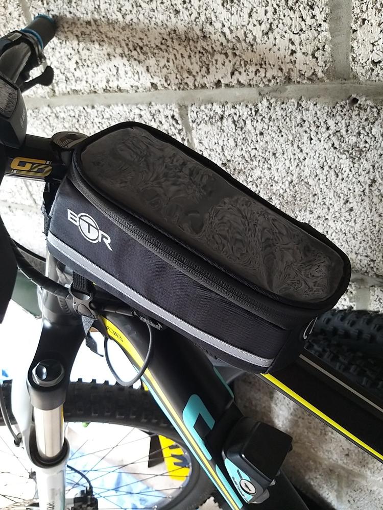BTR Deluxe Bike Bag Phone Holder, Phone Mount & Waterproof Rain Cover GEN 5 - Customer Photo From Martin Rowe