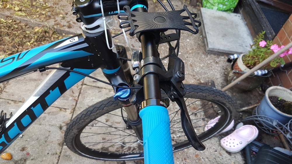 BTR Silicone Handlebar Mobile Phone Mount, Fits All Phones & Bikes - Customer Photo From Gary T.