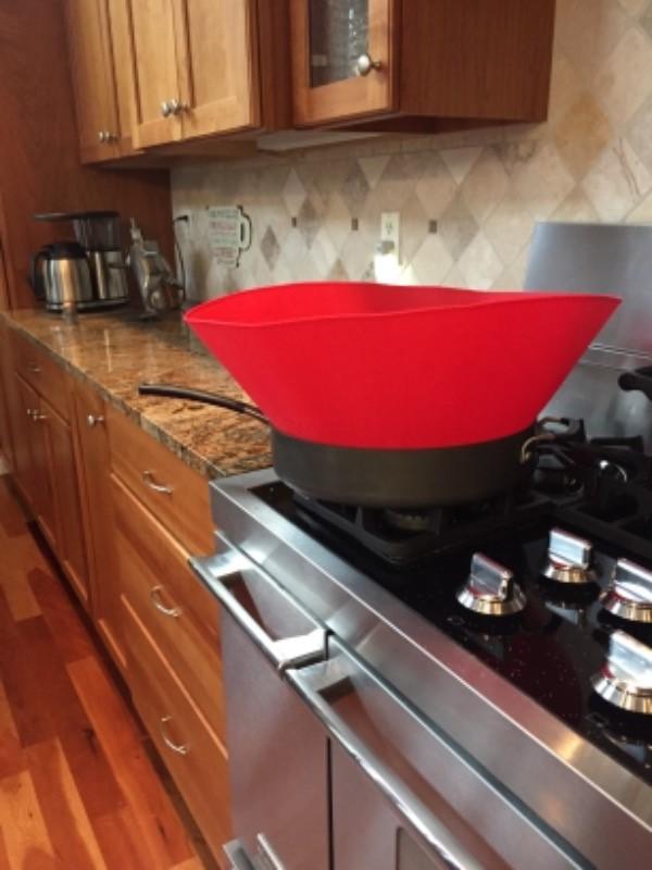 FRYWALL 10" - For medium pans. - Customer Photo From Penny W.