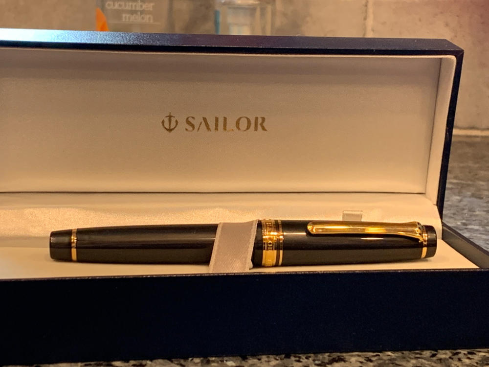 NPD my beautiful new Sailor Pro Gear Knight to E4 with a medium nib. :  r/fountainpens