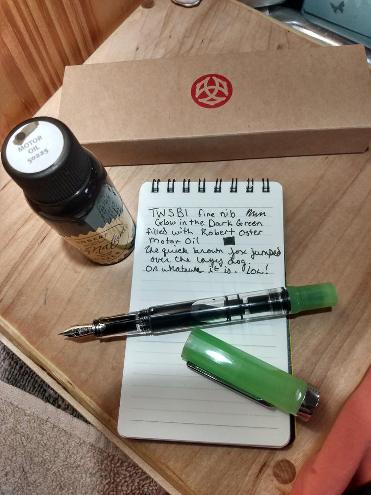 TWSBI Eco glow green fountain pen - Fontoplumo