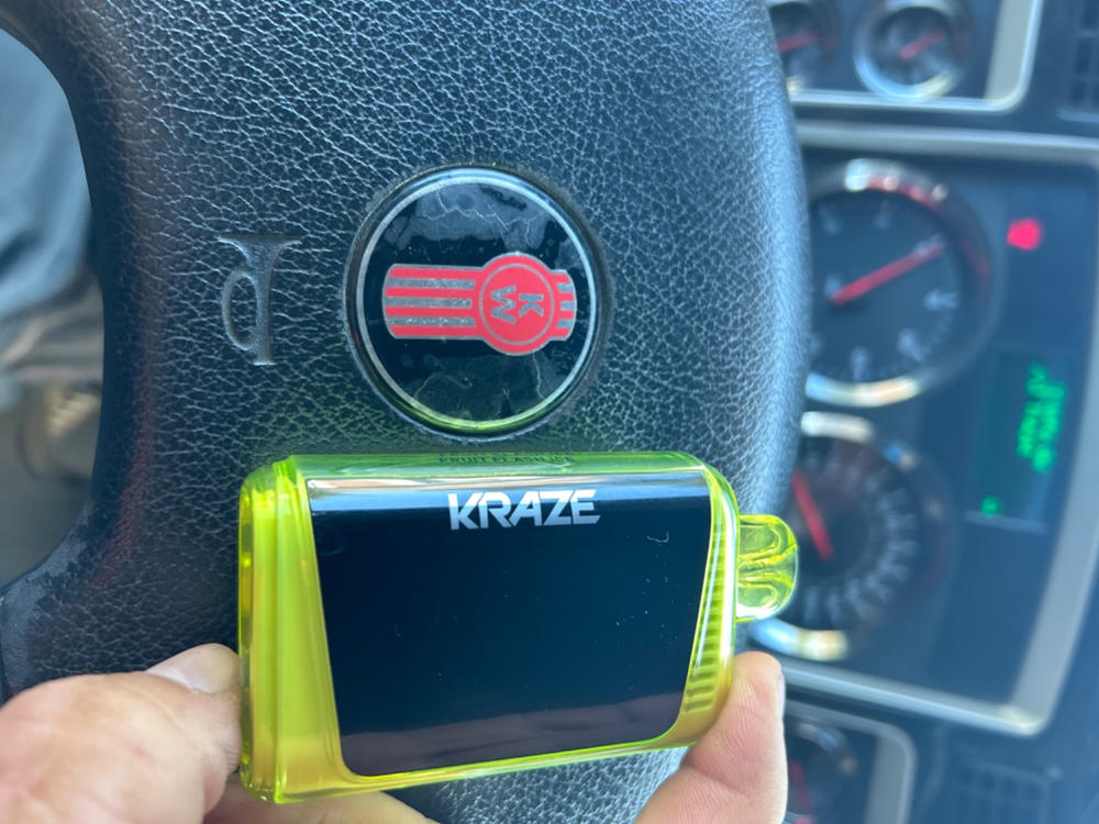 Strawberry Ice Kraze HD Mega Disposable Vape - Customer Photo From Christian Paradis