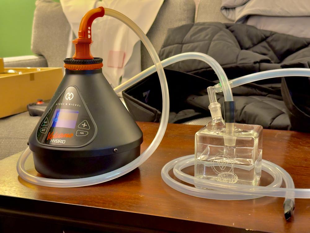 POTV Cloud Cube Glass Bubbler - Customer Photo From Joe
