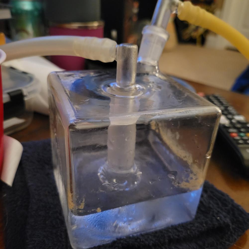 POTV Cloud Cube Glass Bubbler - Customer Photo From Karen Ayala