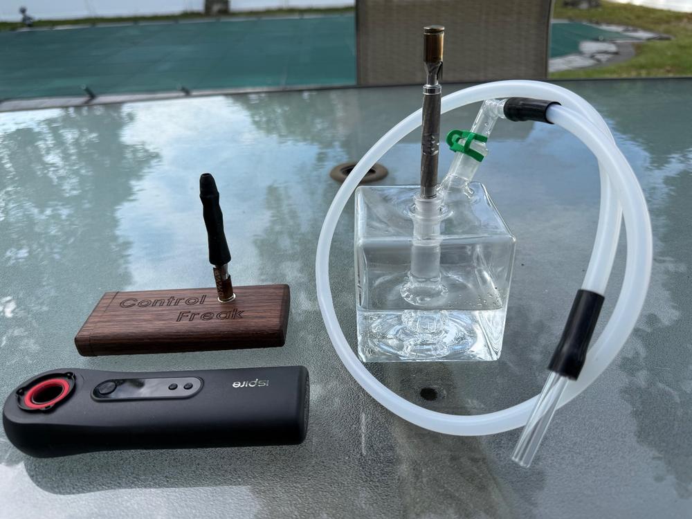 POTV Cloud Cube Glass Bubbler - Customer Photo From Evan Dictor