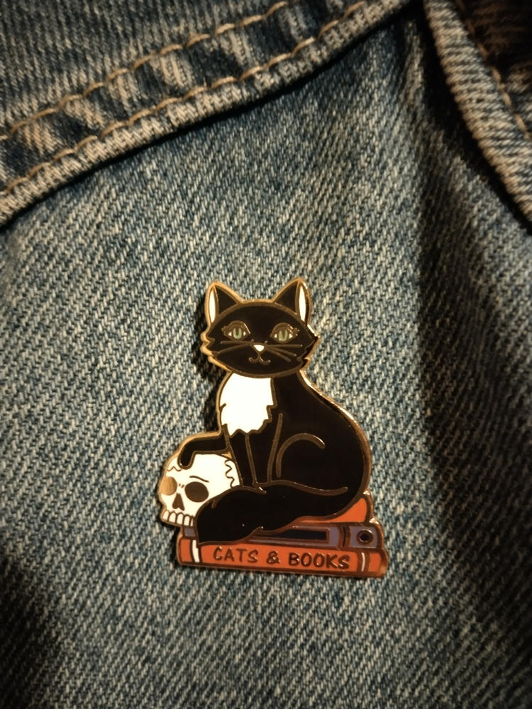 Cats And Books Lapel Pin - Customer Photo From Sophia Bartlett