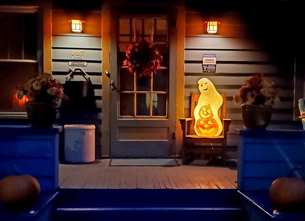 31" Lighted Ghost with 2 Pumpkins Blow Mold - Customer Photo From Pete