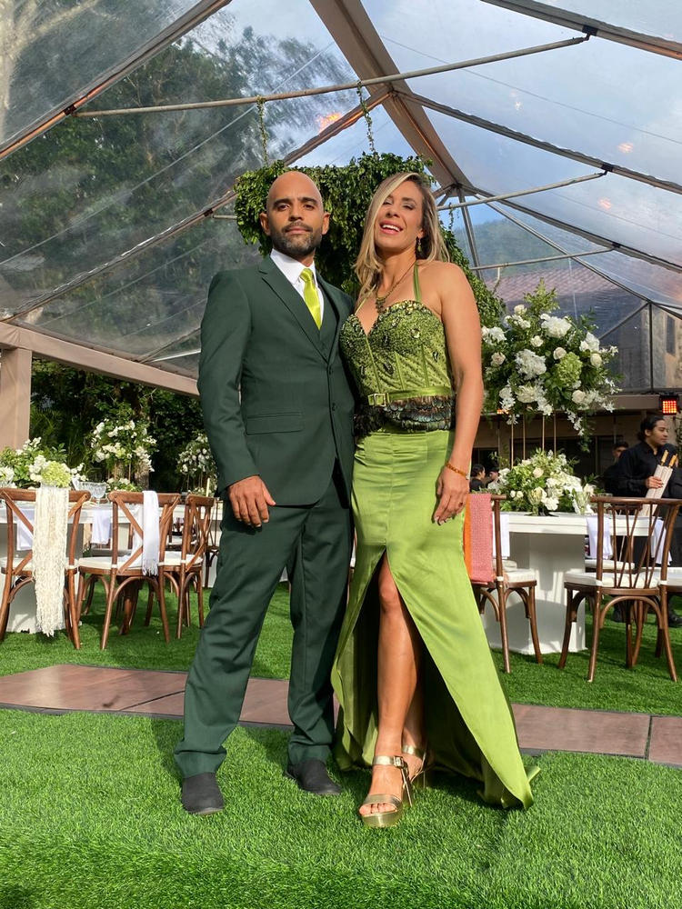 Forest Green Two Button Suit - Customer Photo From Carlos Saldaña