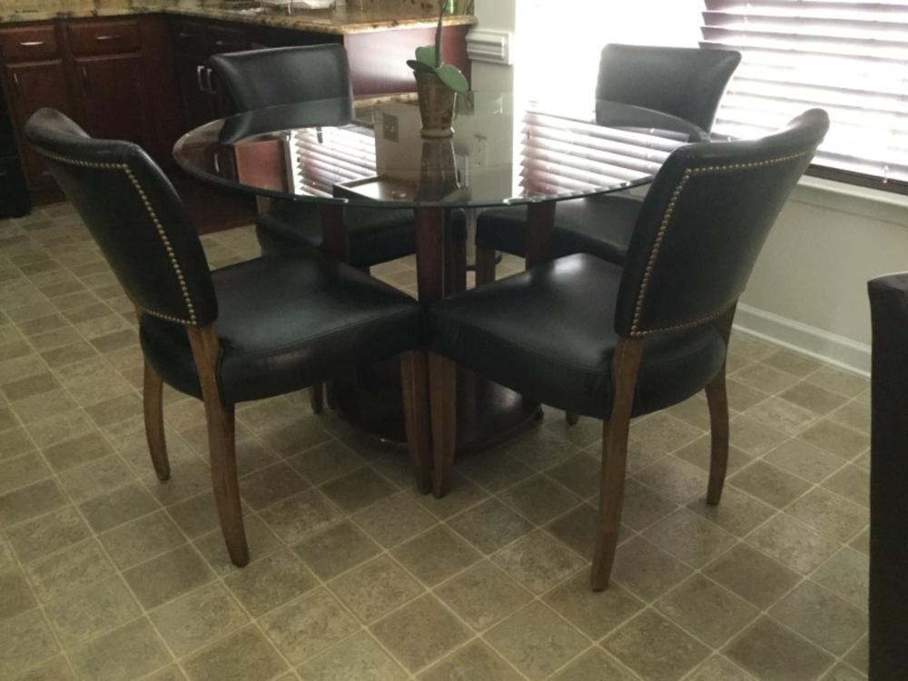 CHAIRS – TRUCK