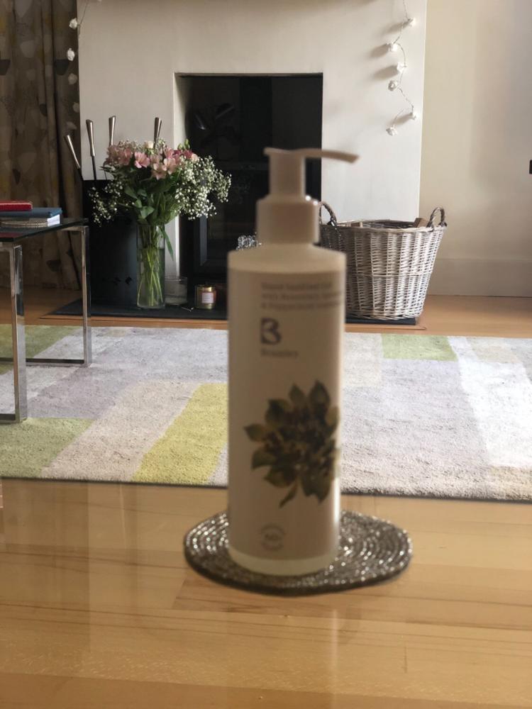 Hand Sanitiser Gel - Customer Photo From Julia Childs 