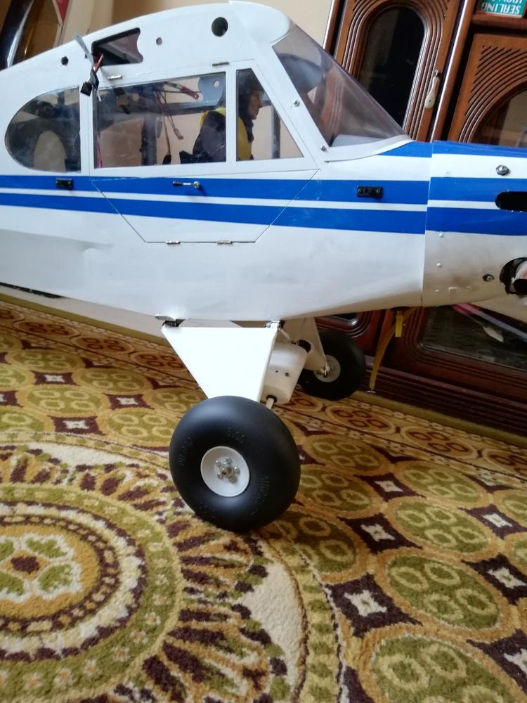 Du-Bro 127mm (5") x 50mm Big Inflatable Rubber Wheels for 4mm Axle (2 Pack) - Customer Photo From RODOLFOS BAKAS