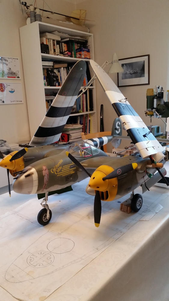 FlightLine RC P38 Upgrade Nose Landing Gear Strut and Tire FLW3010891