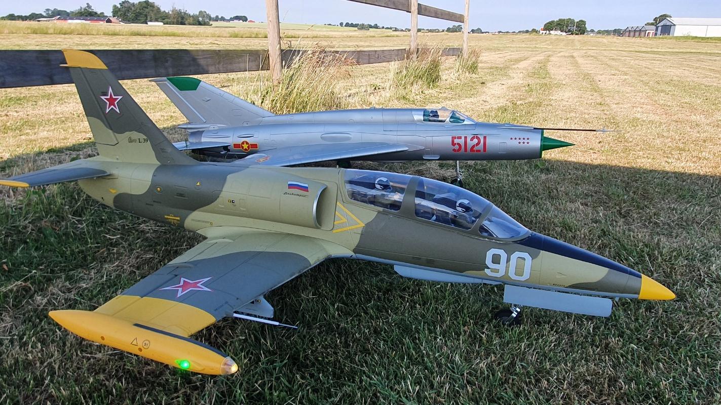 Freewing Mig21 Silver High Performance 80mm EDF Jet PNP FJ21012P