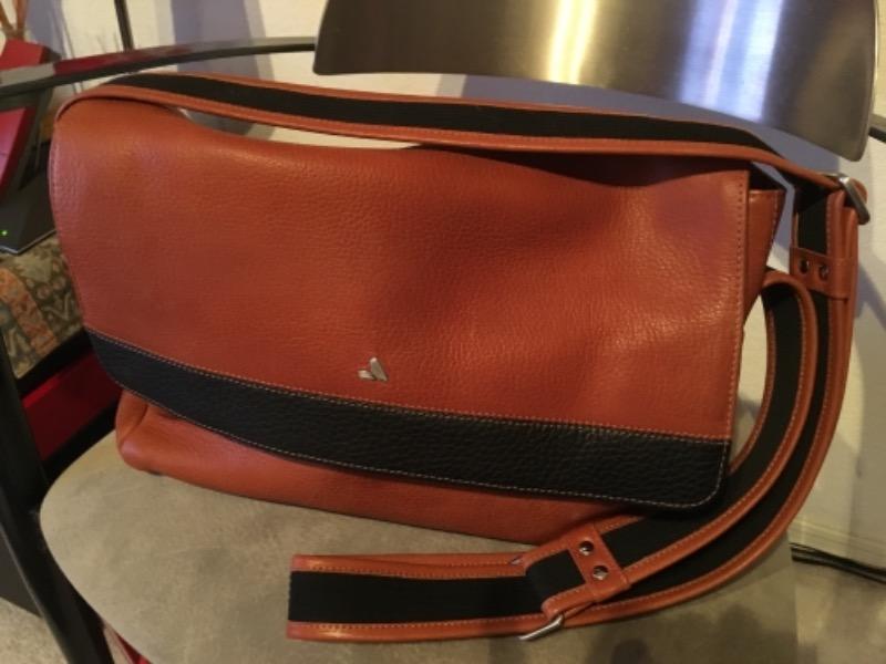 Custom Messenger Leather Bag for Macbook 13" & 14" - Customer Photo From Glenn M.