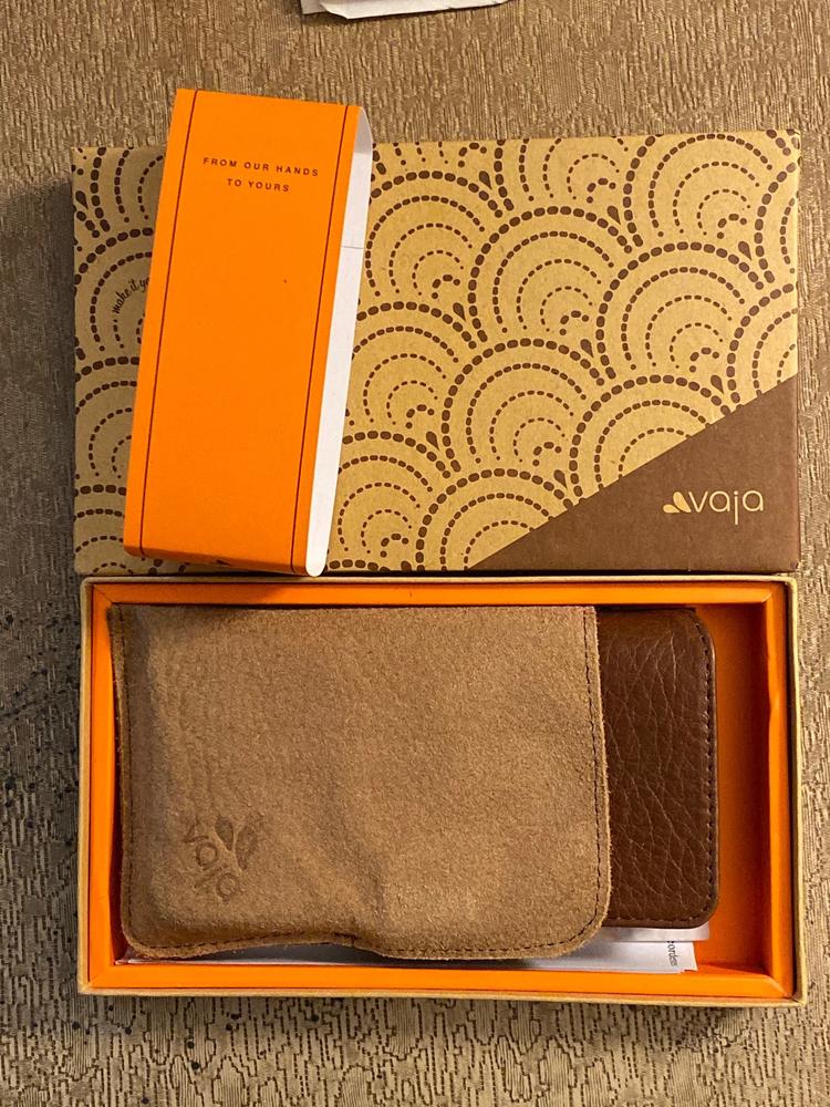 Customizable iPhone 11 Pro Wallet leather case with magnetic closure - Customer Photo From Daniel Golec