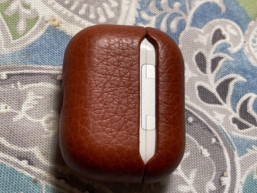 New AirPods 3 leather case - Vaja