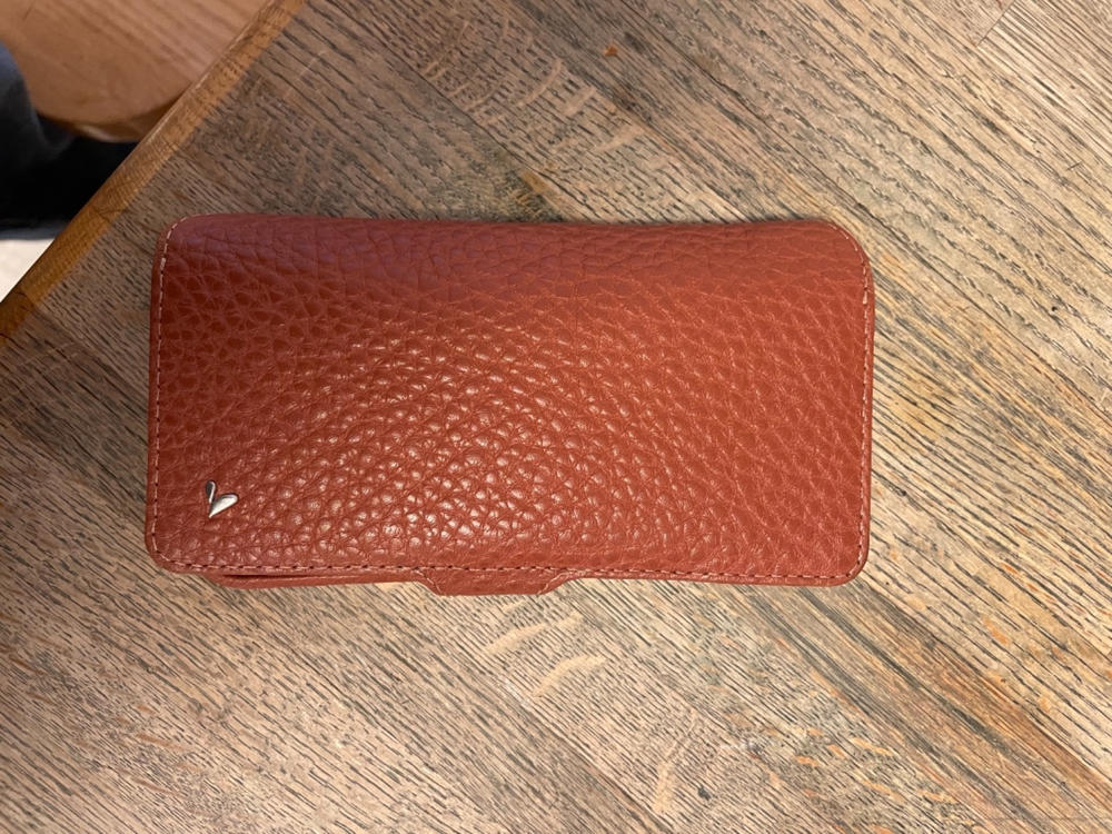 Apple iPhone Leather Wallet (Saddle Brown) With Magsafe Review, A Perfect  Wallet For Some People