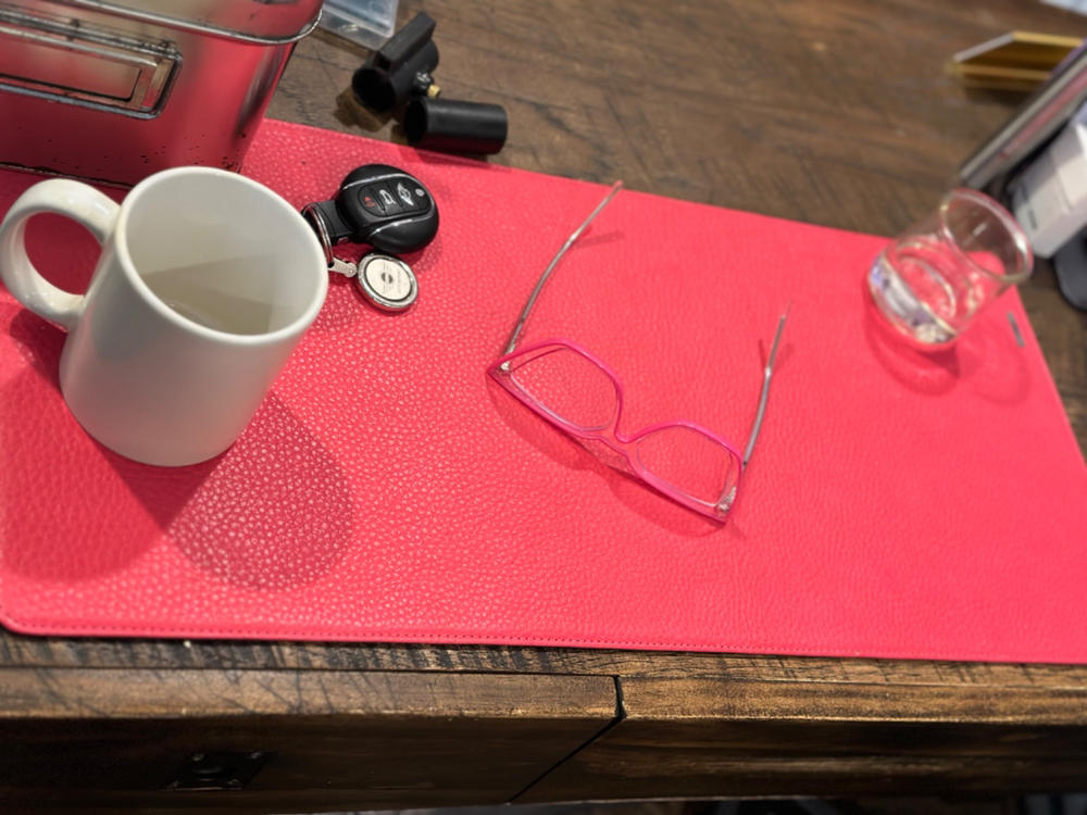 Customizable Deluxe Leather Pad Desk - Customer Photo From Alex Soto