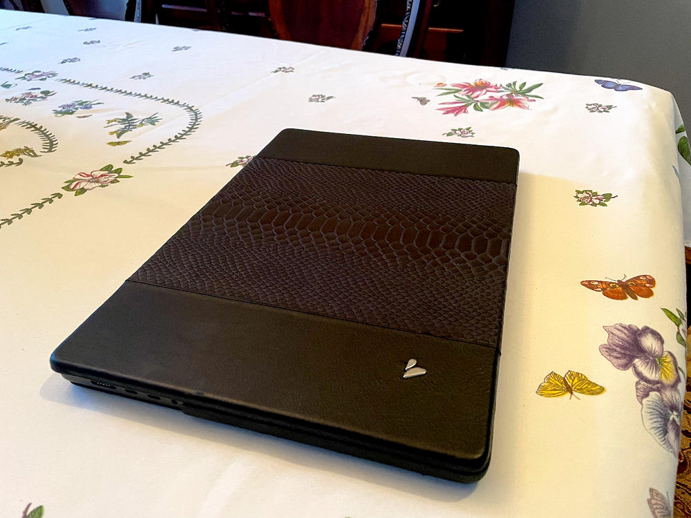Kobra MacBook Pro 16” M3 Leather Suit (2023) - Customer Photo From Thomas Bova