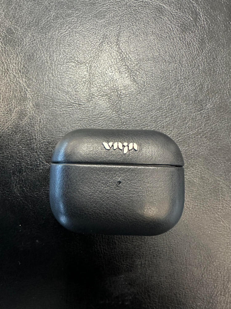 AirPods Pro 2 Leather Case (2nd Gen) - Customer Photo From Edmond Douglas