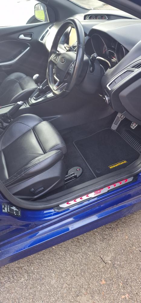 mountune LUX Floor Mats [Mk3 Focus RS/ST] - Customer Photo From Scott