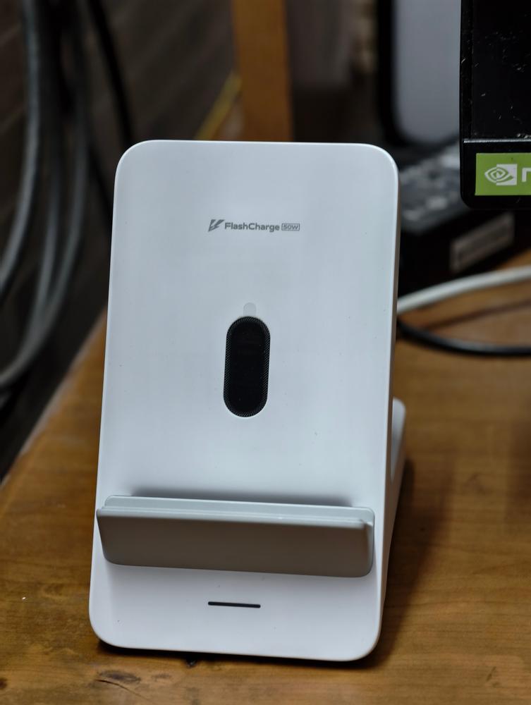 Vivo 50W Vertical Wireless Flash Charger White - Customer Photo From Kanishk Baunthiyal