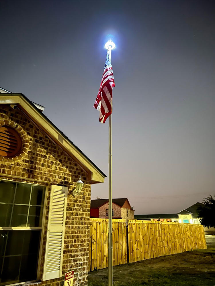 Solar Powered Topper Flag Light - Customer Photo From Ricardo Arriaga