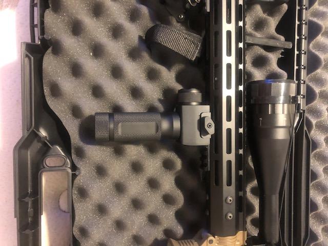 Tactical Vertical Foregrip with LED Flashlight Laser Sight - 20mm Rail Mount - Customer Photo From Rolando Ortiz