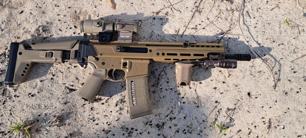 Tactical M-Lok Foregrip Vertical Angel Short Grip with Storage Black or Tan - Customer Photo From Carlos SOLIVAN GUARDIOLA