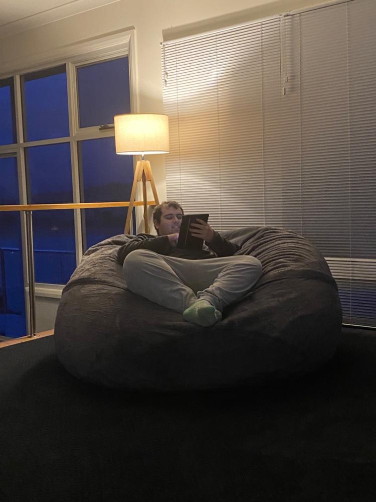 Grande Kloud (XL) - Tranquil Grey...Faux Fur - Customer Photo From Samuel Austin-Stone