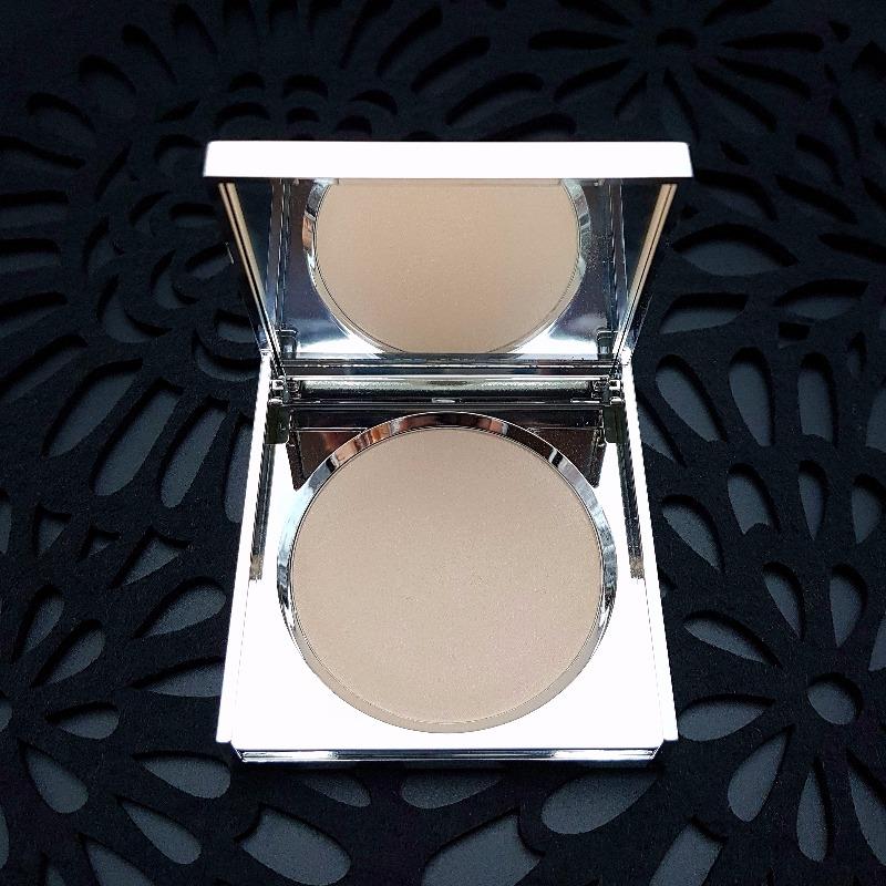 Radiant Glow Highlight Powder AURORA - Customer Photo From Lara A.