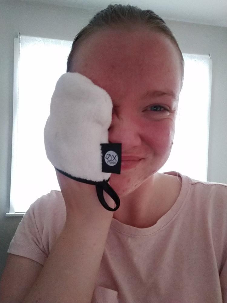 Rapid Makeup Take Off Mitt Set (5 piece Set) | Makeup Remover - Customer Photo From Fiona Robertson