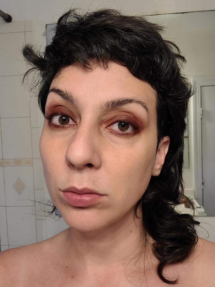 The Black Orb Enigmatic Kohl Eyeliner: Iron - Customer Photo From Violet