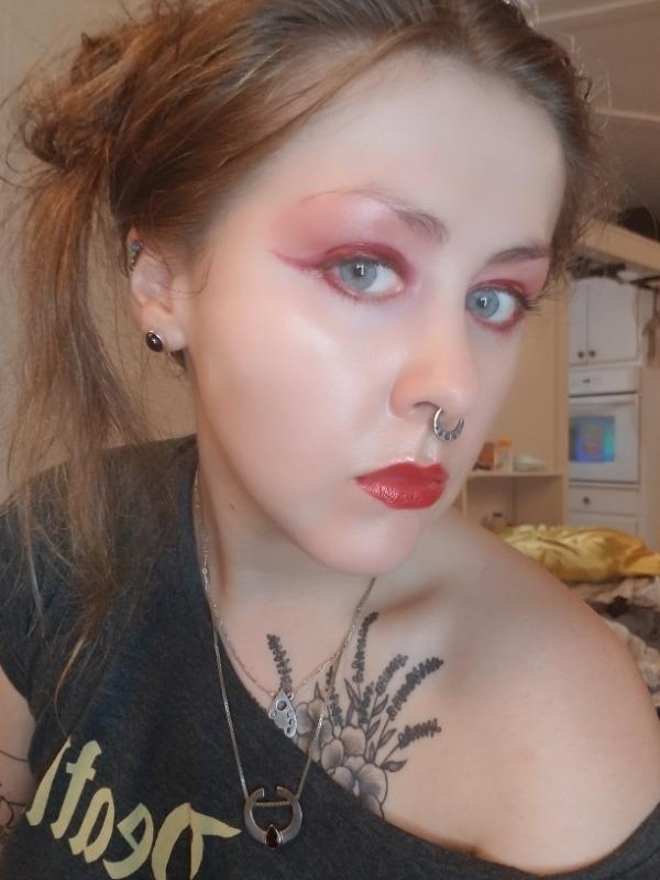 The Black Orb Enigmatic Kohl Eyeliner: Iron - Customer Photo From Amelia Sludds