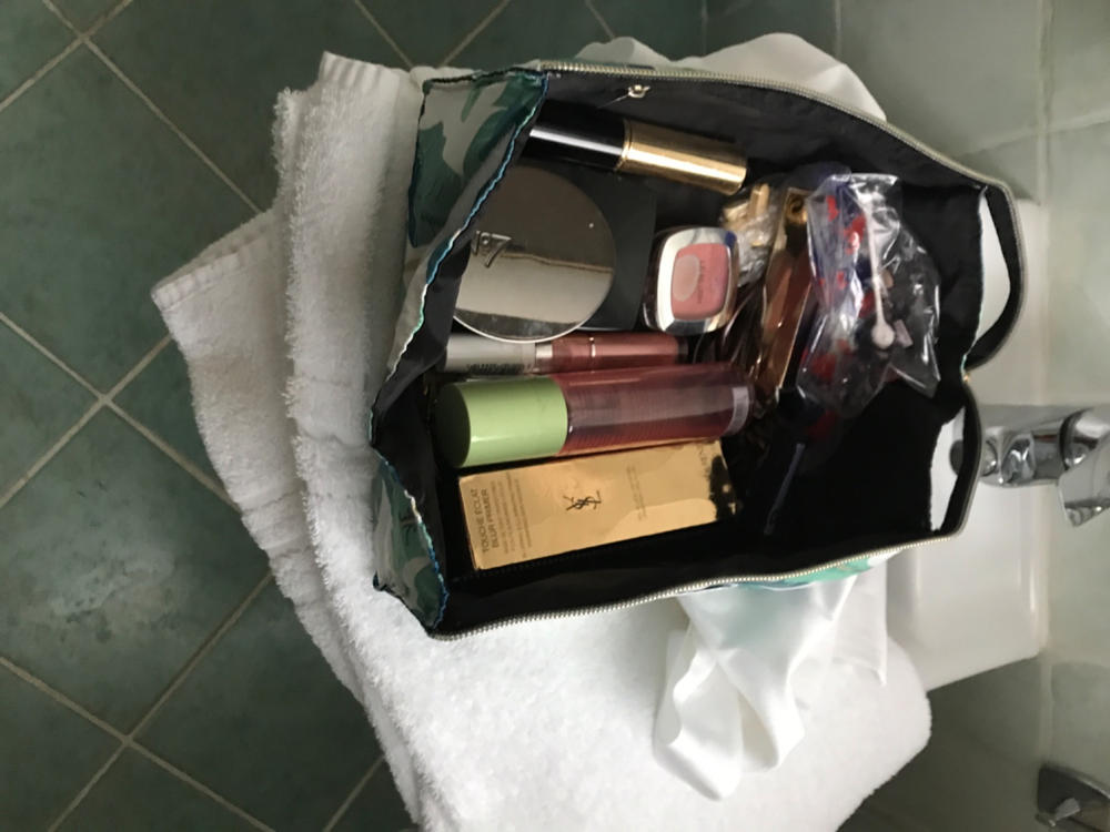 Tropical Leaves Open Flat Makeup Box Bag and Tray - Customer Photo From Melanie Bond