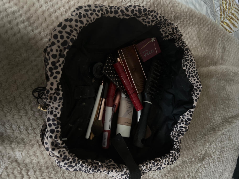 Forms Full Size Flat Lay Makeup Bag - Customer Photo From Angela Walker