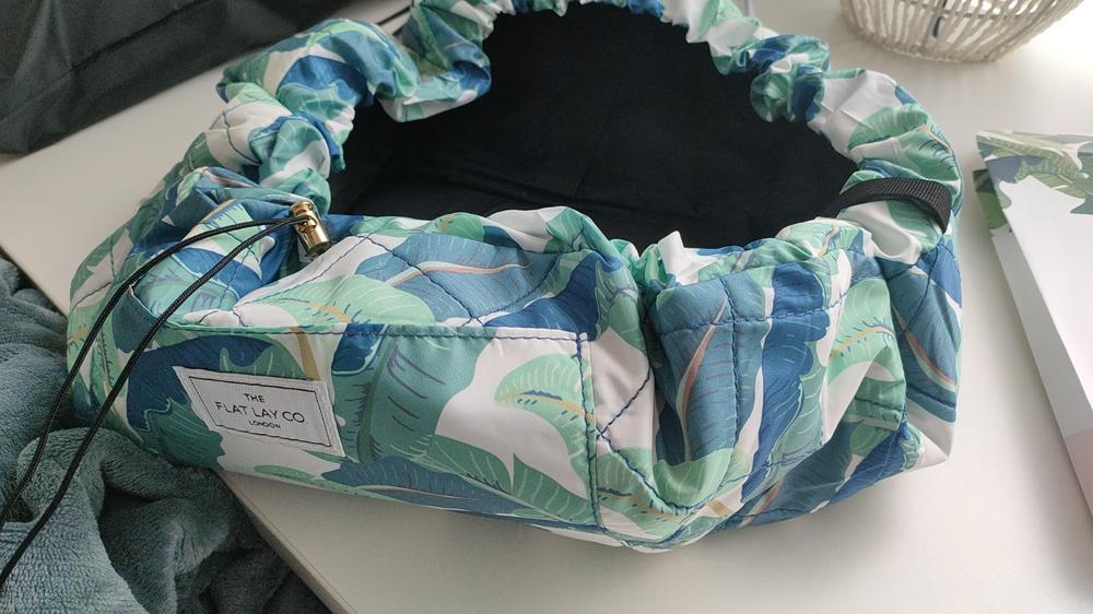 XXL Drawstring Makeup Bag in Tropical Leaves - Customer Photo From Cecile Prieur